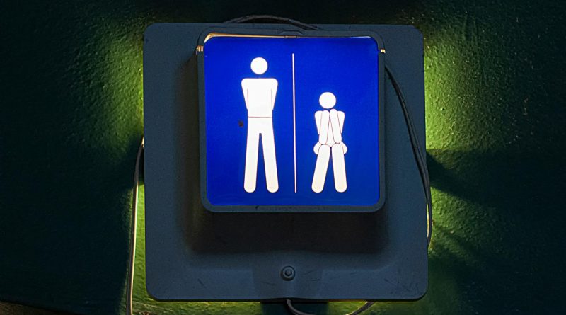 Objawy obecności drobnych złogów w pęcherzu – kiedy zgłosić się do urologa